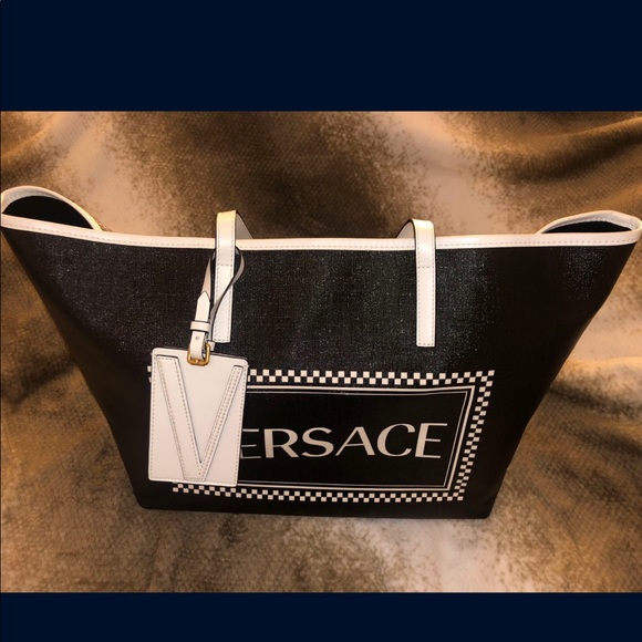 VERSACE EVERYTHING! - Picture 3 of 13